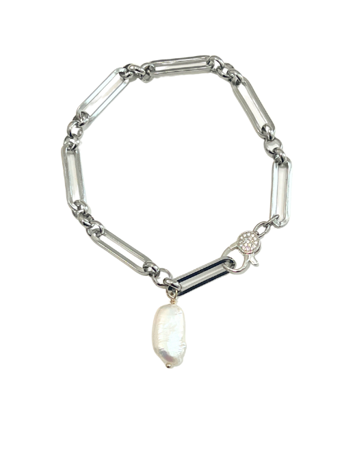 Adjustable Paperclip Bracelet with Pearl Drop – a silver-plated brass chain bracelet featuring a pave crystal lobster claw closure. Adjustable from 6” to 10” with a total length of 9” plus pearl. Perfect for layering and pairing with the Bianca Lariat Necklace or Earrings. Handmade in Dallas, TX with high-quality materials.