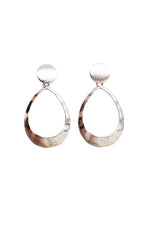 Kinsley Geometric Oval Earrings in Hammered Silver